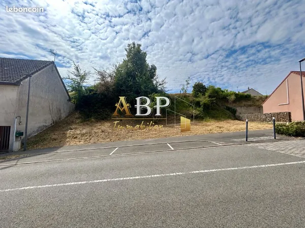 Terrain 608 m² Saint-Denis-Lanneray