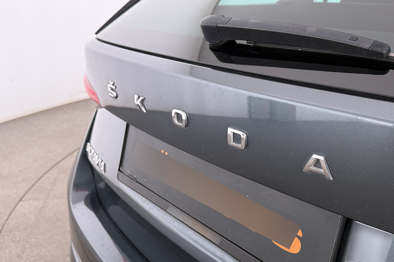 Skoda Octavia Combi — photo 9