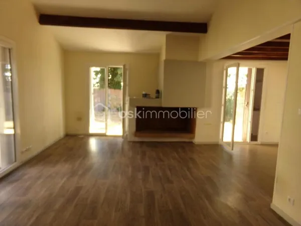 Maison de 56 m² avec jardins, garage et potentiel de mezzanine