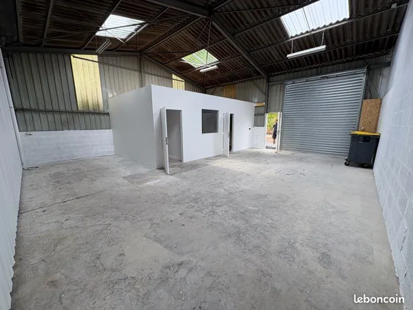 Bâtiment Demouville de 500 à 1000m2