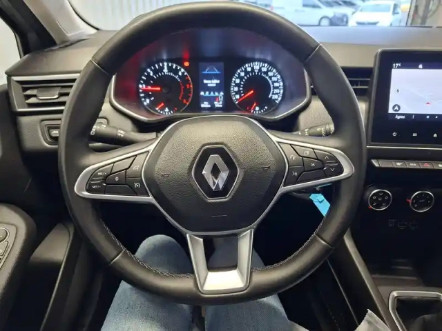Renault Clio blue dci 85 — photo 31