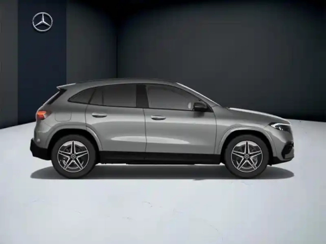 Mercedes Eqa 250+ amg line — photo 6