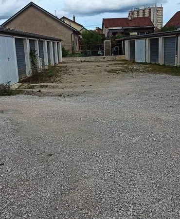 Loue garage 15 m2 a chaumont