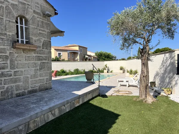 Maison 15 pièces 200 m²