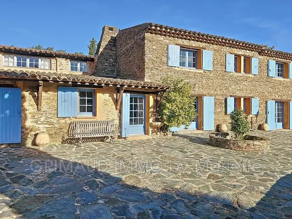 Charmant mas provençale du 16ième siècle avec une vue imprenab
