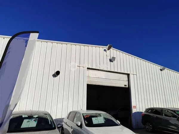 Entrepôt 345 m²