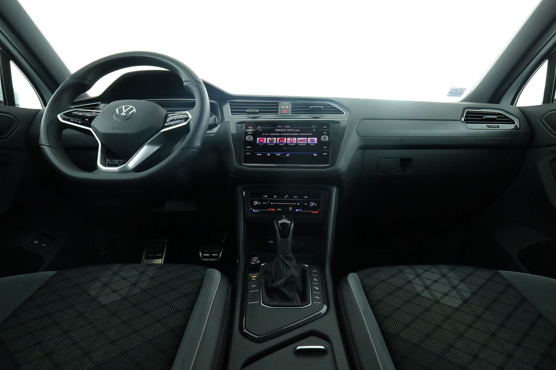 Volkswagen Tiguan 1.4 eHybrid R-Line DSG6 — photo 11