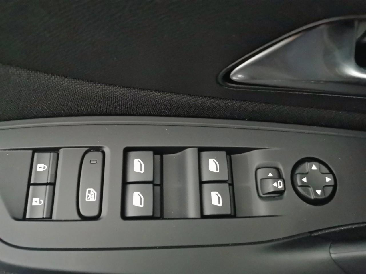Peugeot 308 sw hybrid 145 e-dcs6 style — photo 26