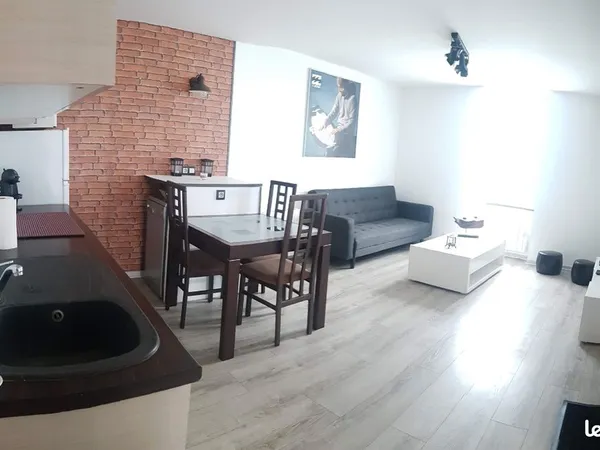 T2 bis + garage fermé + cave