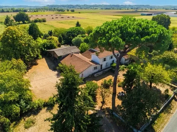 Maison 11 pièces 315 m²