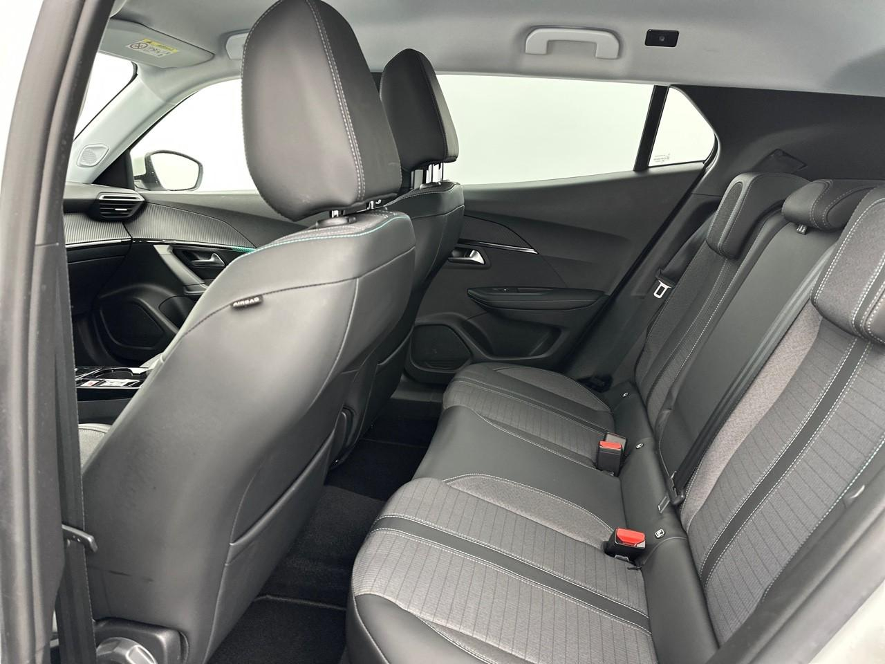 Peugeot 2008 puretech 130 s&s eat8 allure business — photo 12