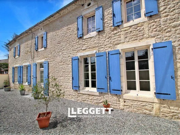 Maison 10 pièces 245 m²