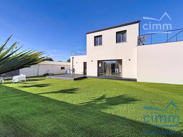 Maison récente de 2025 avec garage et piscine