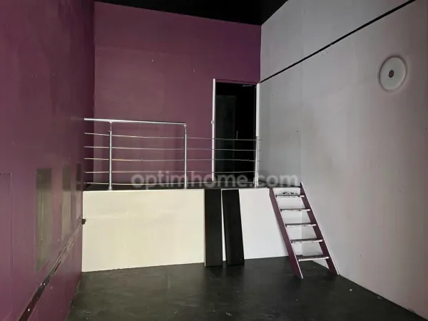 Commerce 4 pièces 294 m²