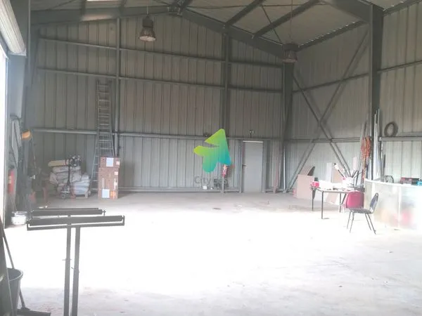 Local 180 m² Coursan