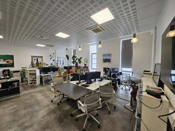 Bureau 92 m²