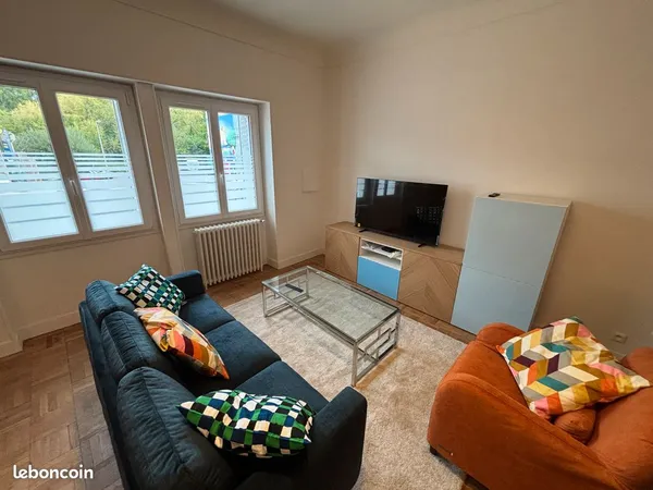 Colocation 4 personnes - maison rénovée à neuf en 2026 - chambre beige avec balcon - Gond-Pontouvre