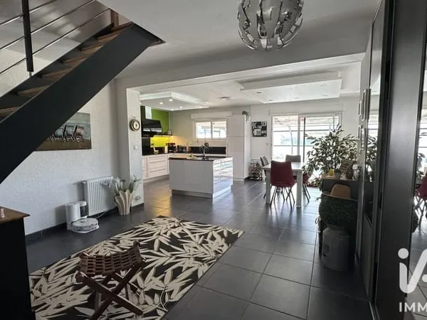 Maison 8 pièces 157 m²