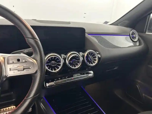 Mercedes Gla 200 7g-dct amg line 5p — photo 12