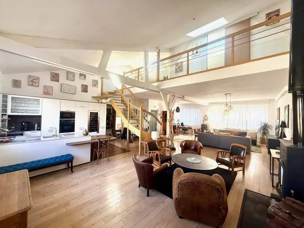 Appartement 5 pièces 150 m²