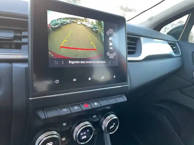 Renault Captur e-tech 145 - 21 — photo 24
