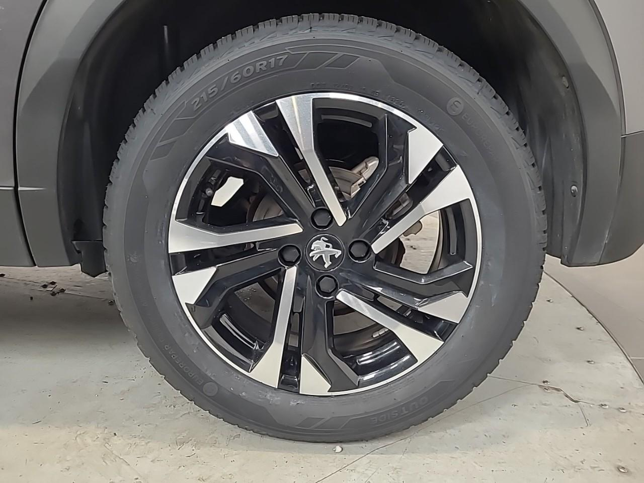 Peugeot 2008 bluehdi 130 s&s eat8 allure — photo 16