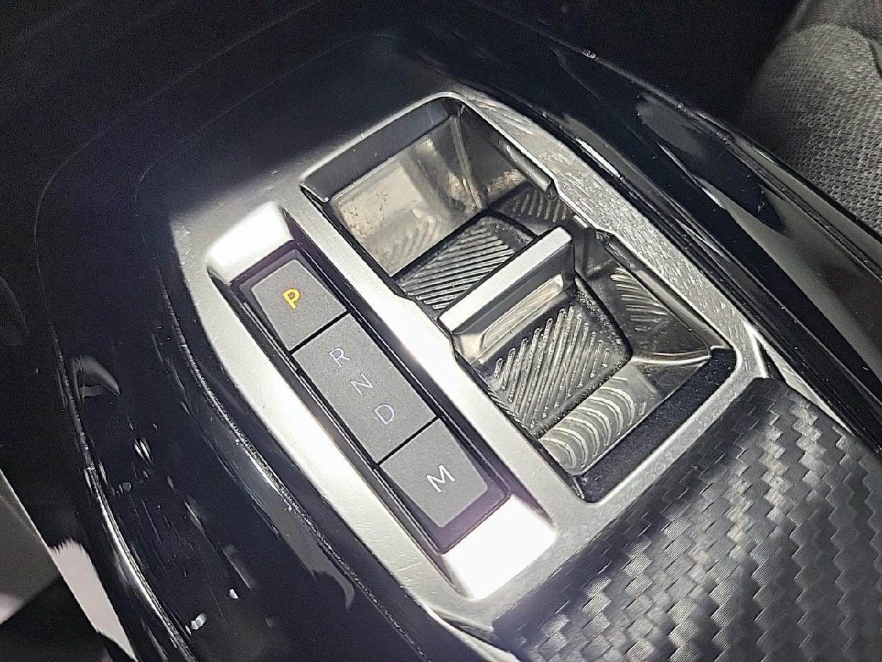 Peugeot 2008 puretech 130 s&s eat8 active — photo 17