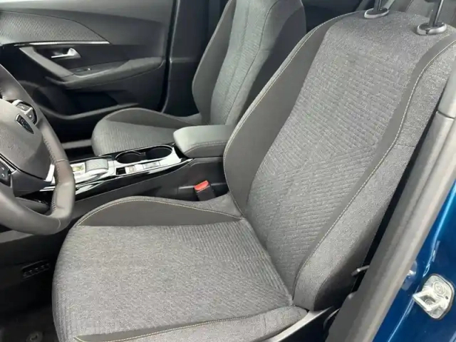 Peugeot 2008 electrique 50 kwh 136 ch — photo 11