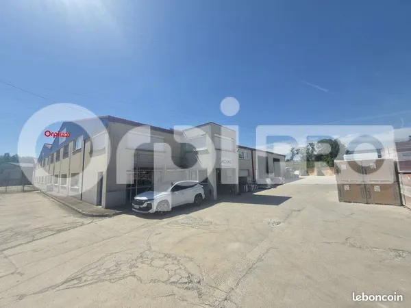 Local d'activité 3 400 m²