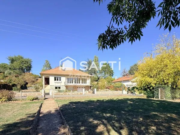 Maison familiale avec sous-sol, terrain de 2186m2