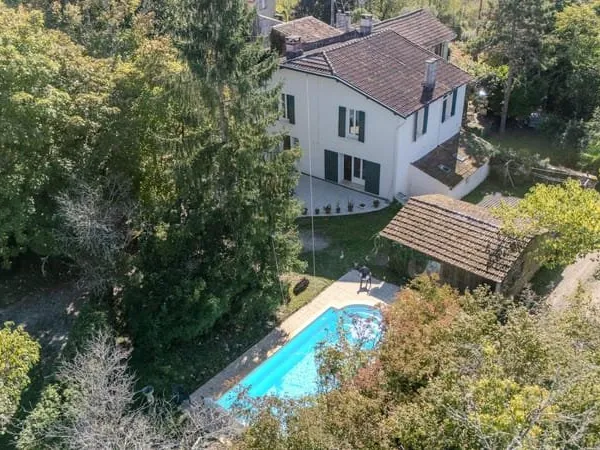 Maison Nerac 6 pièce(s) 205 m2