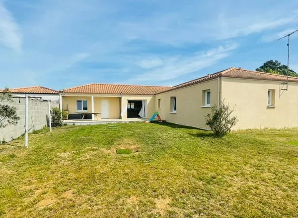 CHAUMES EN RETZ - Maison de plain-pied 149 m2 Calme, espac