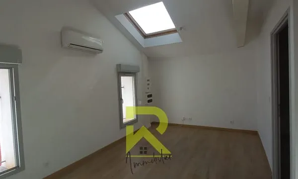 BÉZIERS IMMEUBLE DE RAPPORT RÉNOVÉ AVEC GARAGE