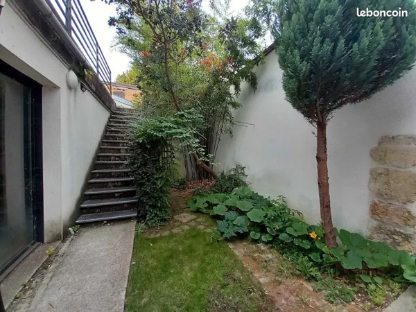 Immeuble de rapport dans village toutes commodités