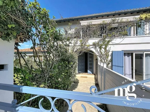 Appartement 5 pièces 174 m²