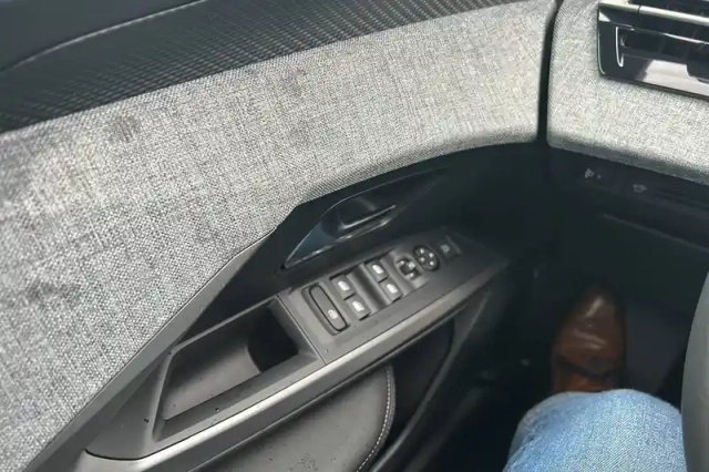 Peugeot 5008 hybrid 145 ch e-dcs6 — photo 51