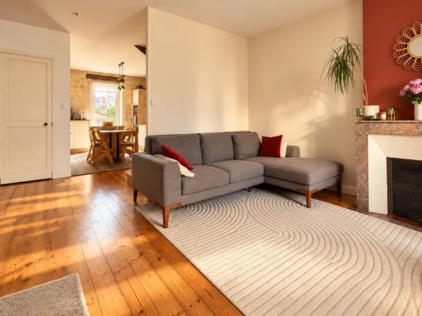 QUARTIER DU HARAS Maison rénovée 105 m² : 3 chambres + Jardin