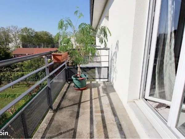 Appartement meublé - 3 pièces - à Vénissieux Parilly