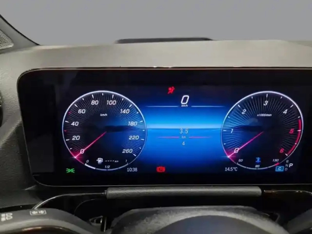 Mercedes Gla 200 d amg line — photo 15