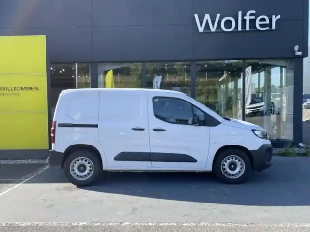 Opel Combo cargo m 650kg bluehdi 100ch s&amp;s pack premium connect — photo 4