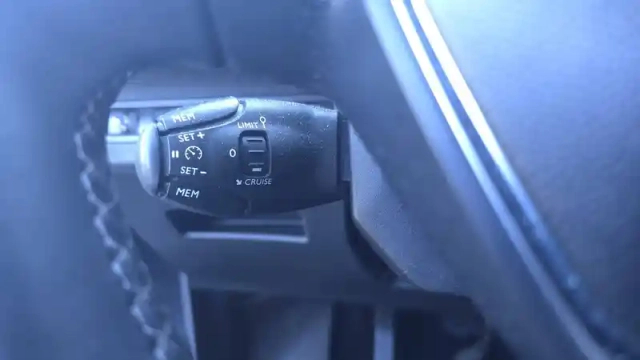 Peugeot 3008 1.2 puretech 130ch s&amp;s bvm6 — photo 22
