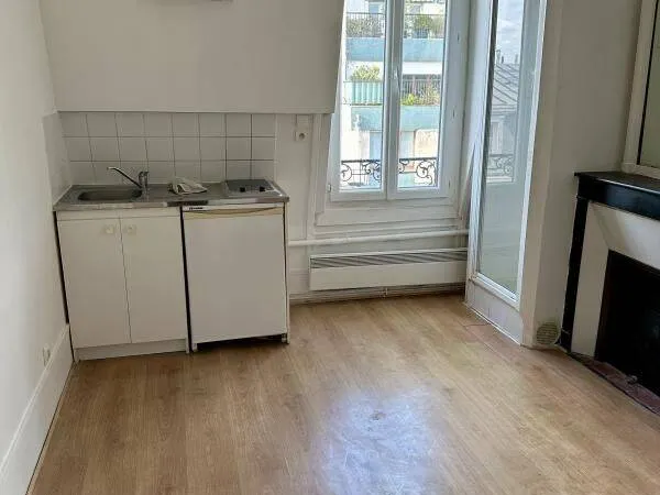 Studio 1 pièce 12 m²