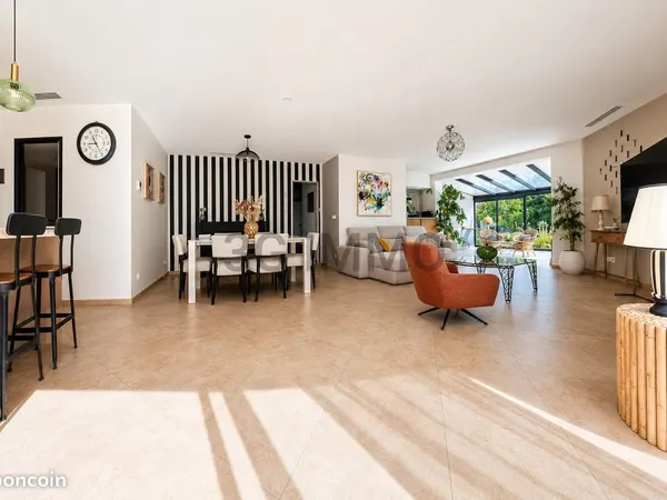 Plain-pied familial 168 m², 5 chambres, cadre verdoyant