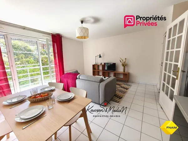 Appartement 2 pièces quartier Bordeaux Saint-Seurin Fondaudège avec parking et cellier