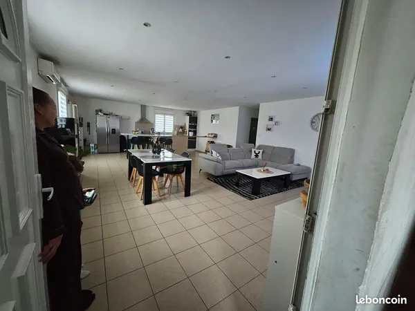 Appartement 110 m², 3 chambres, clim, lumineux, Saint-Gilles