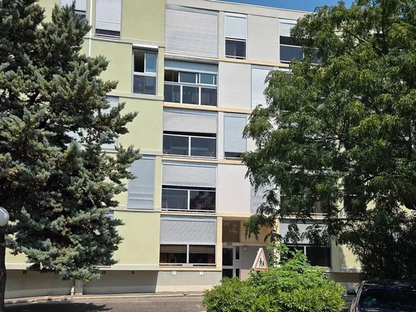 Appartement 5 pièces 75 m² St Loup