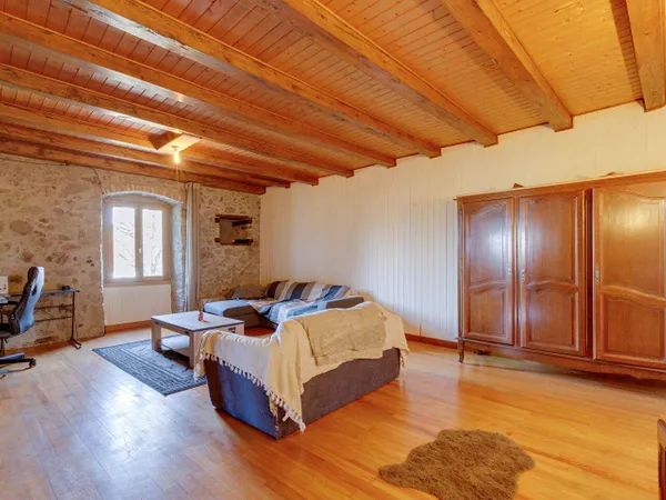 Maison 5 pièces 208 m²