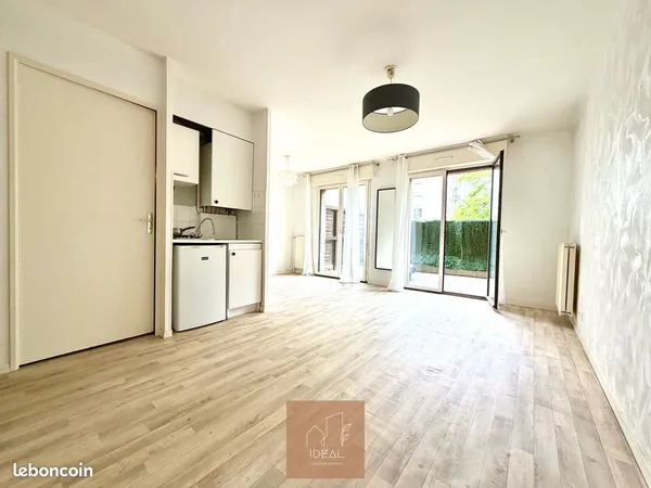 Studio 1 pièce 29 m²