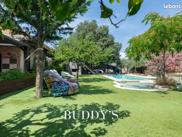 Maison 8 pièces 429 m²