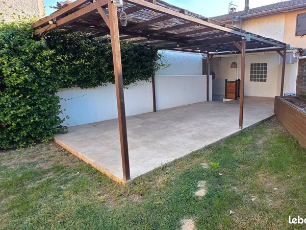Maison meublée 150 m² - 3 chambres + 2 bureaux - jardin - Pusignan